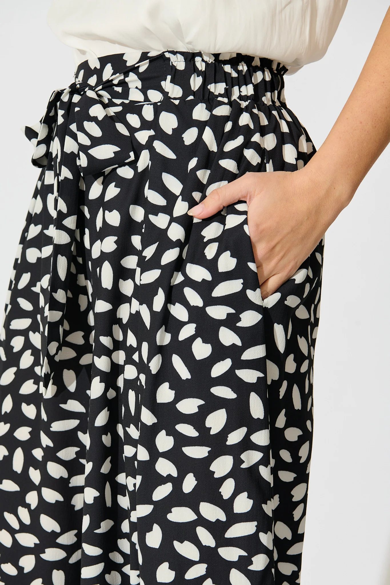 Page Pants in Black and White Leaf - Image 5