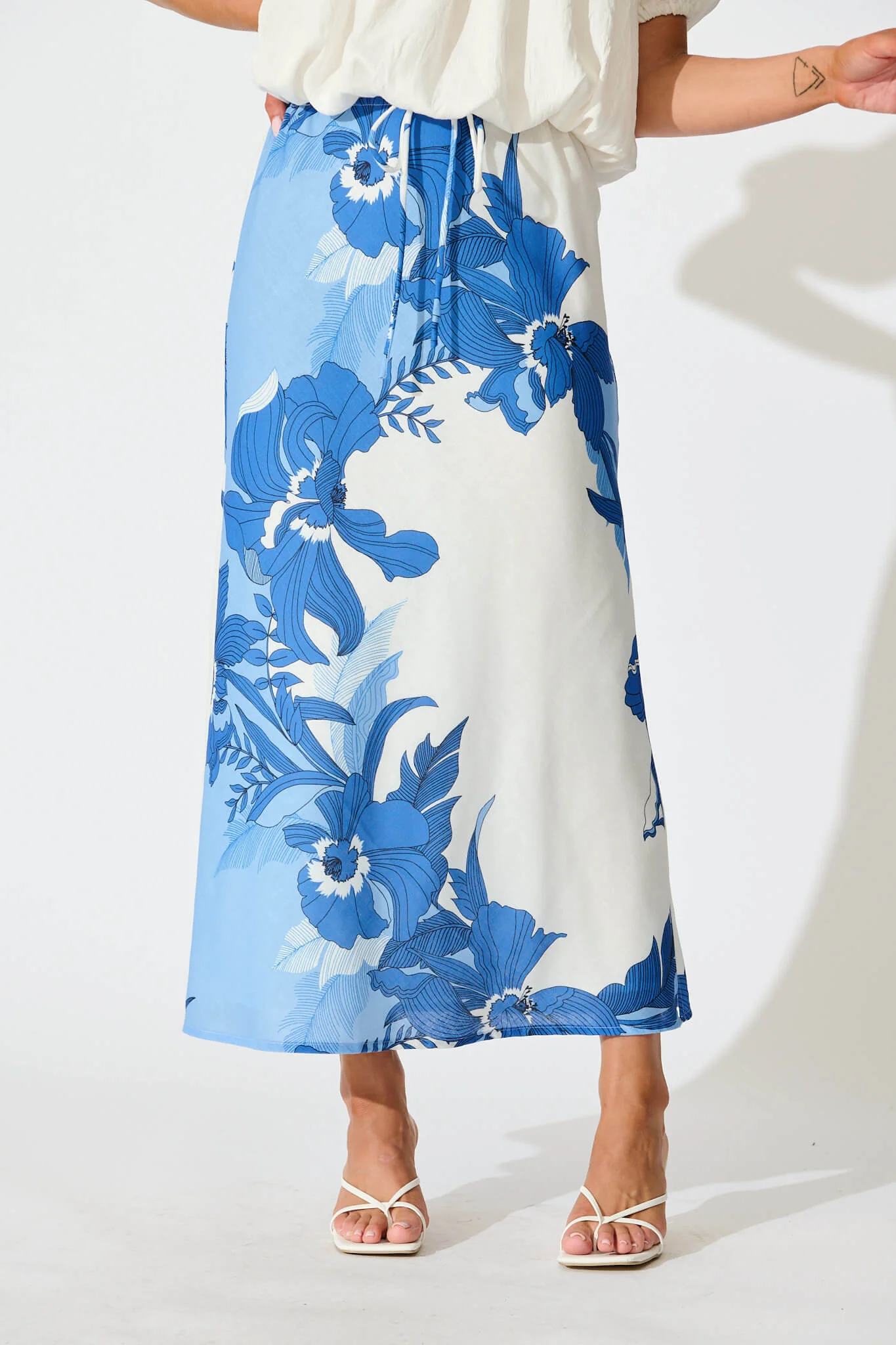 Rubina Maxi Skirt In Blue and White Floral Linen Blend - Image 2