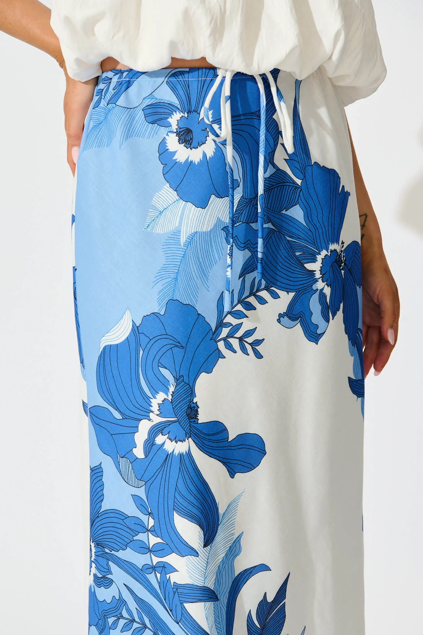 Rubina Maxi Skirt In Blue and White Floral Linen Blend - Image 8