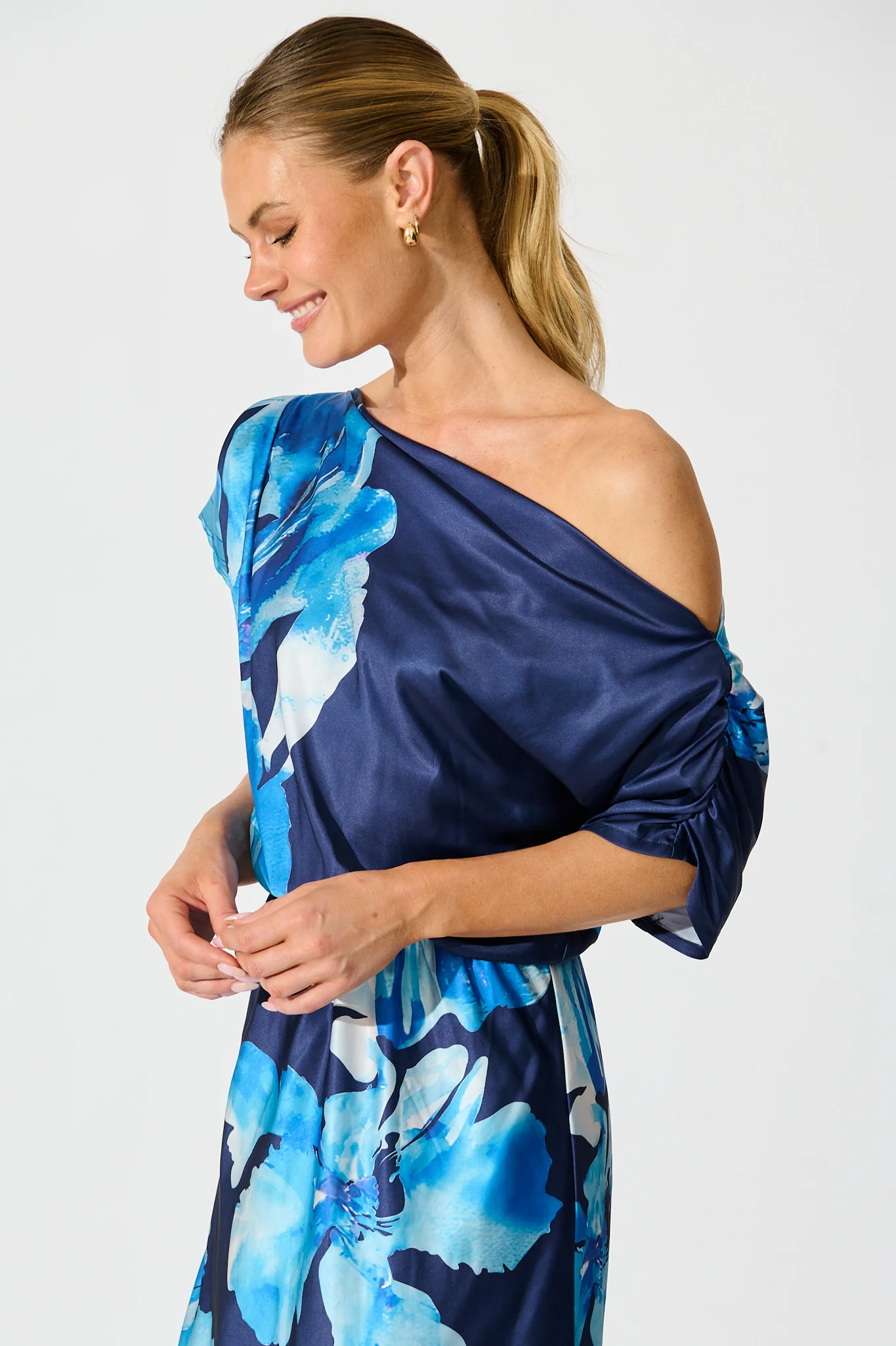 Sarita Maxi Off Shoulder Dress in Navy Floral Satin - Image 5