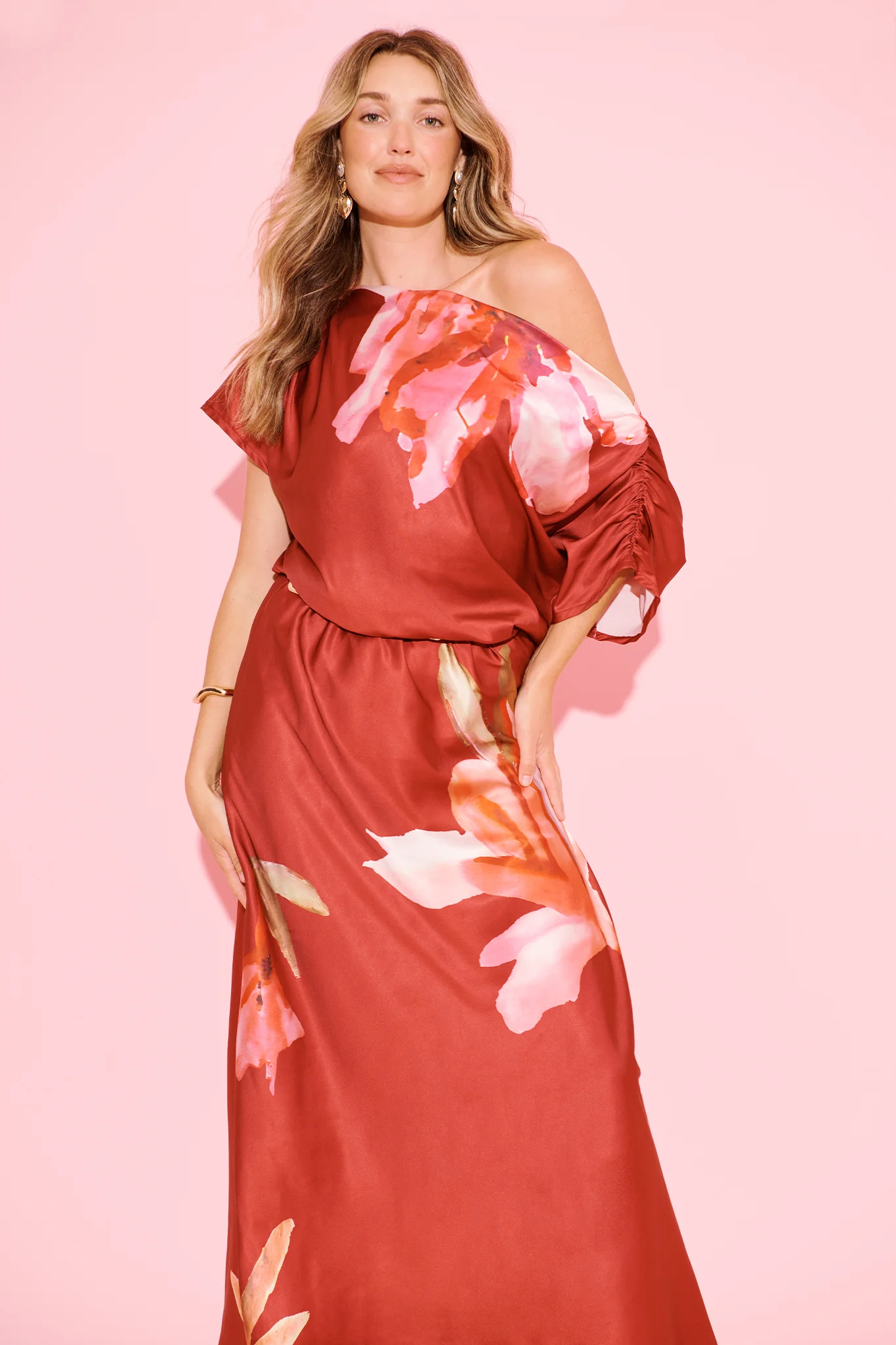 Sarita Maxi Off Shoulder Dress in Wine Floral Satin - Image 3