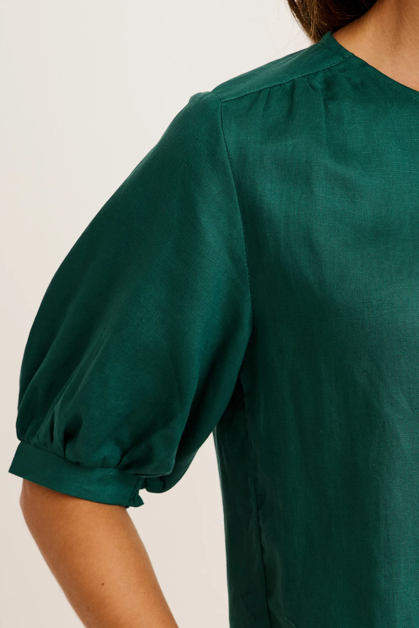 Sophisticated Top in Emerald Cotton Linen - Image 5