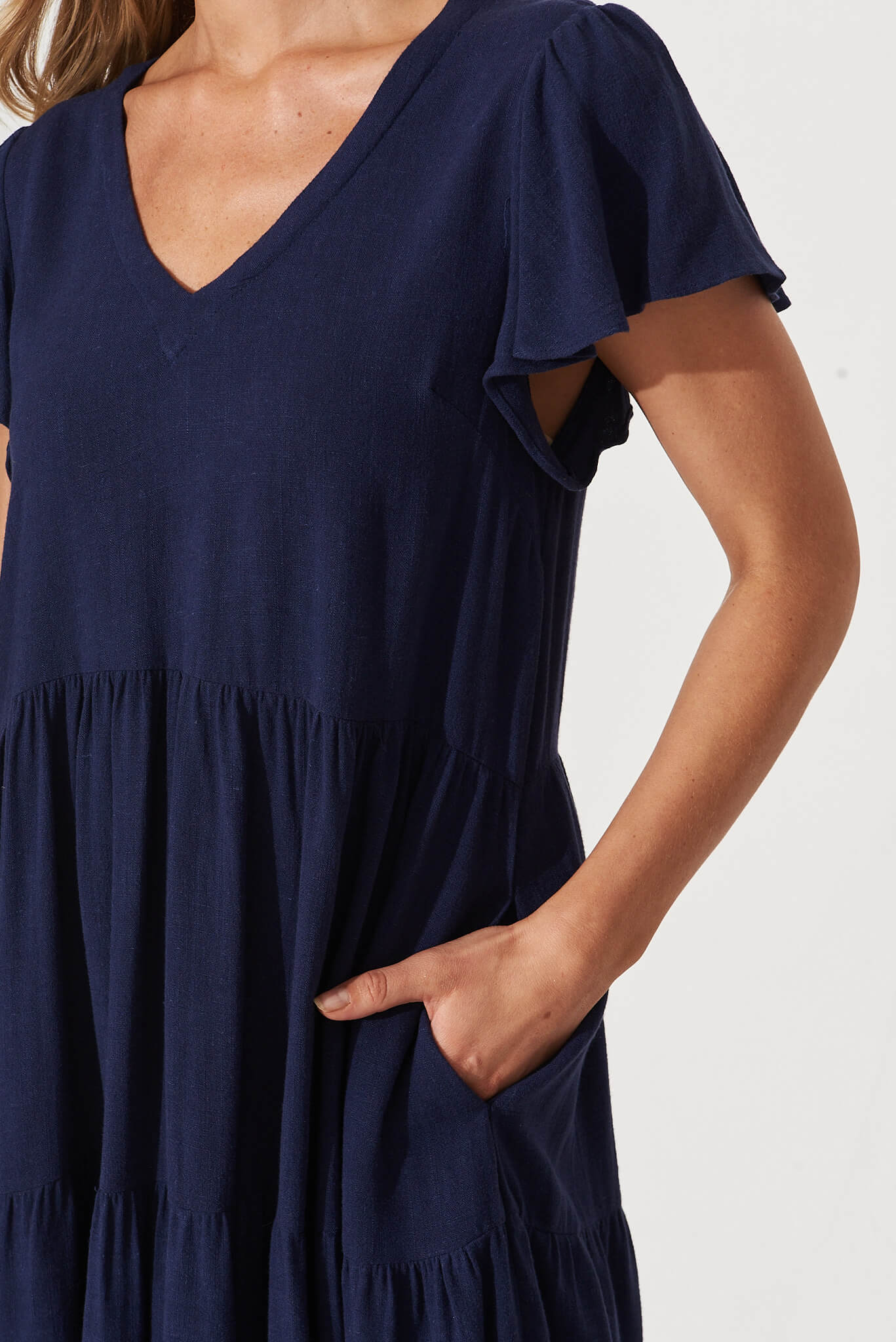 Tahiti Smock Dress In Navy Linen Blend - Image 5