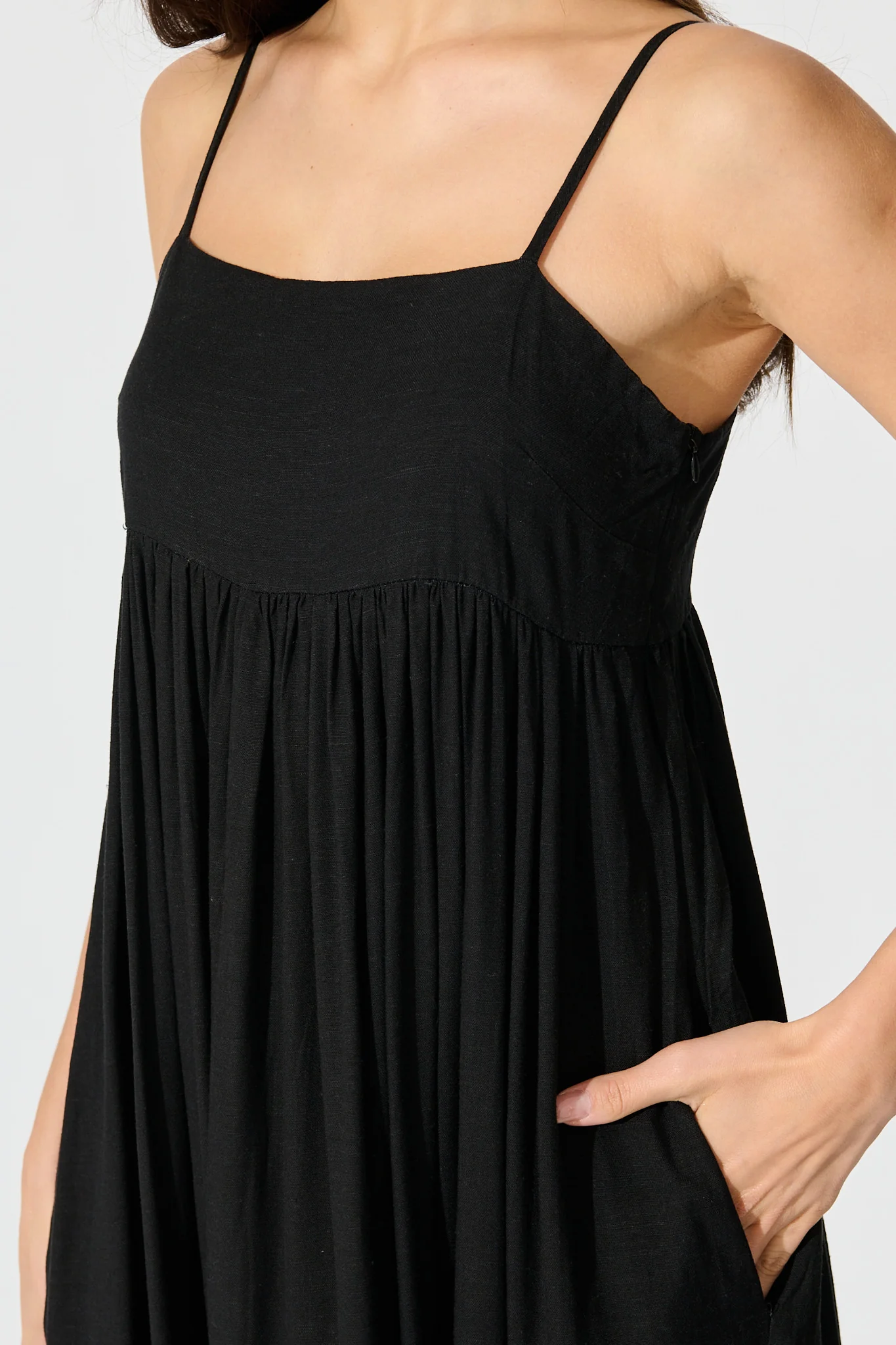 Talowe Maxi Sundress in Black Linen Blend - Image 5