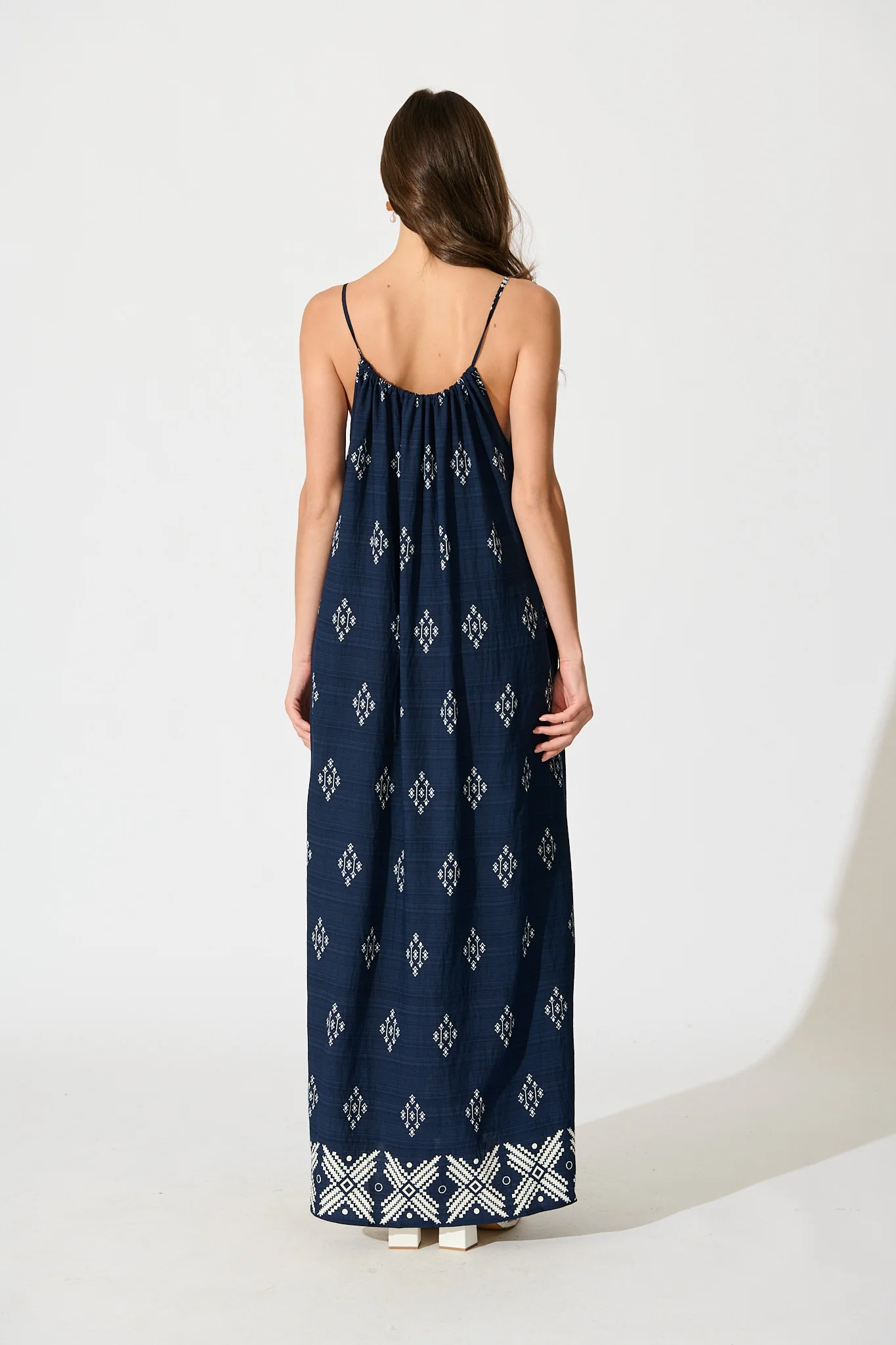 Tansy Maxi Dress in Navy with White Linen Blend - Image 4
