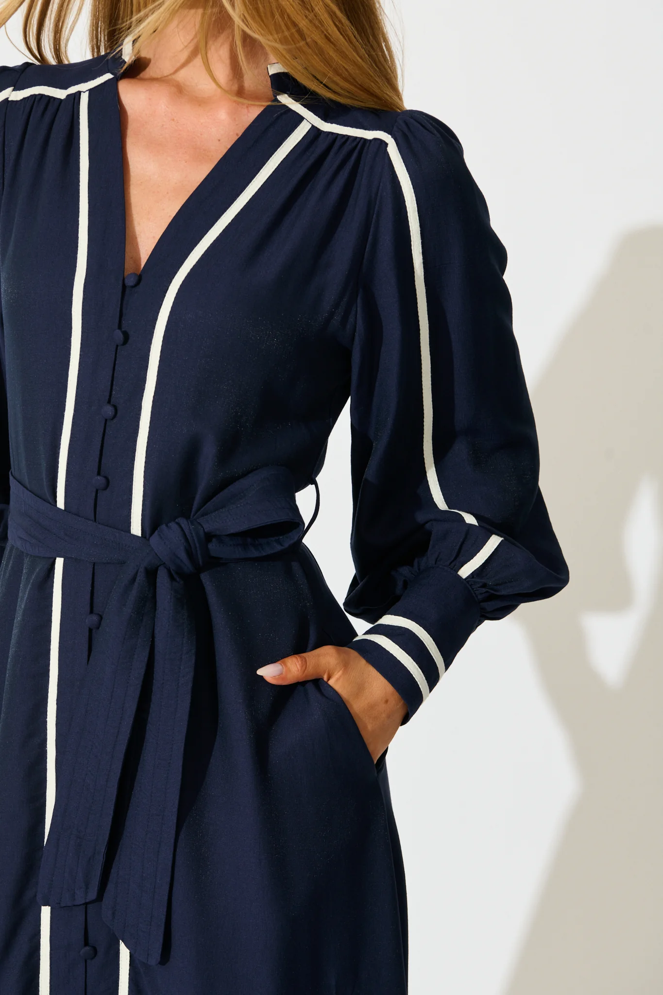 Terri Midi Dress in Navy with White Contrast Trim - Image 5