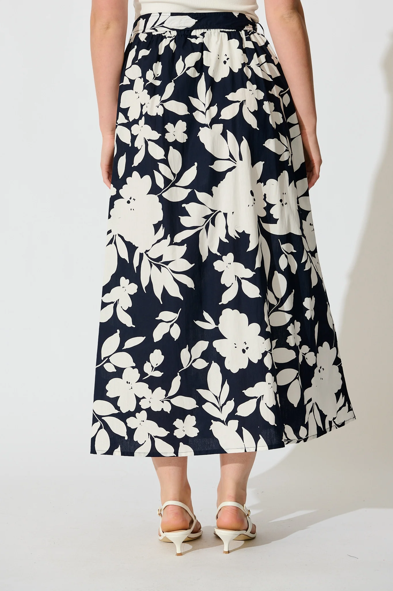 Tyra Maxi Skirt in Navy Floral Cotton Poplin - Image 3