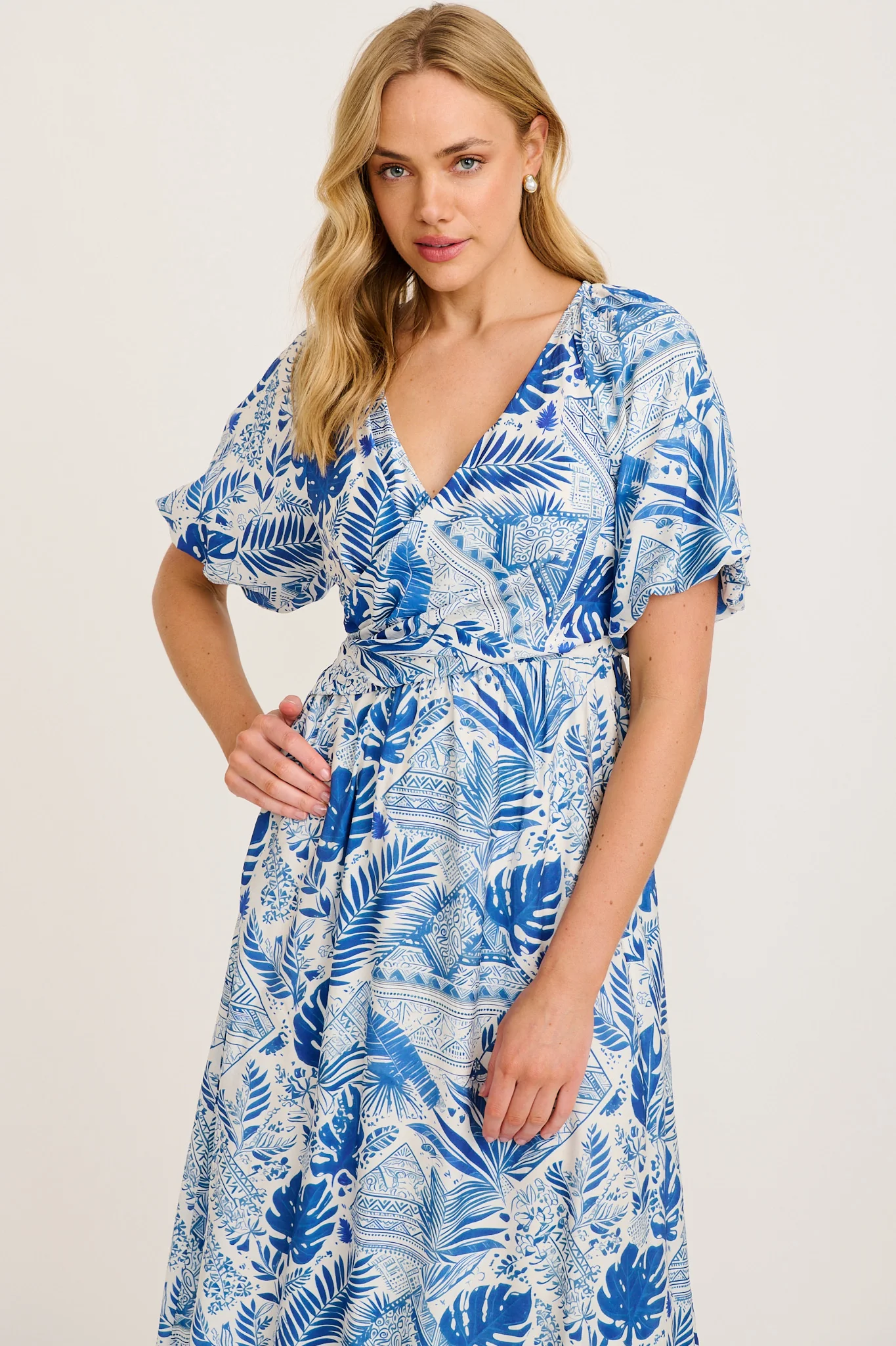 Vestia Midi Dress in Blue Leaf Print - Image 2