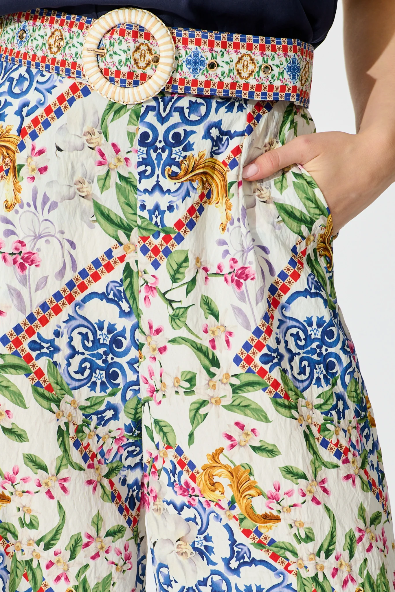 Villa Botanica Pant in White with Multi Print - Image 5