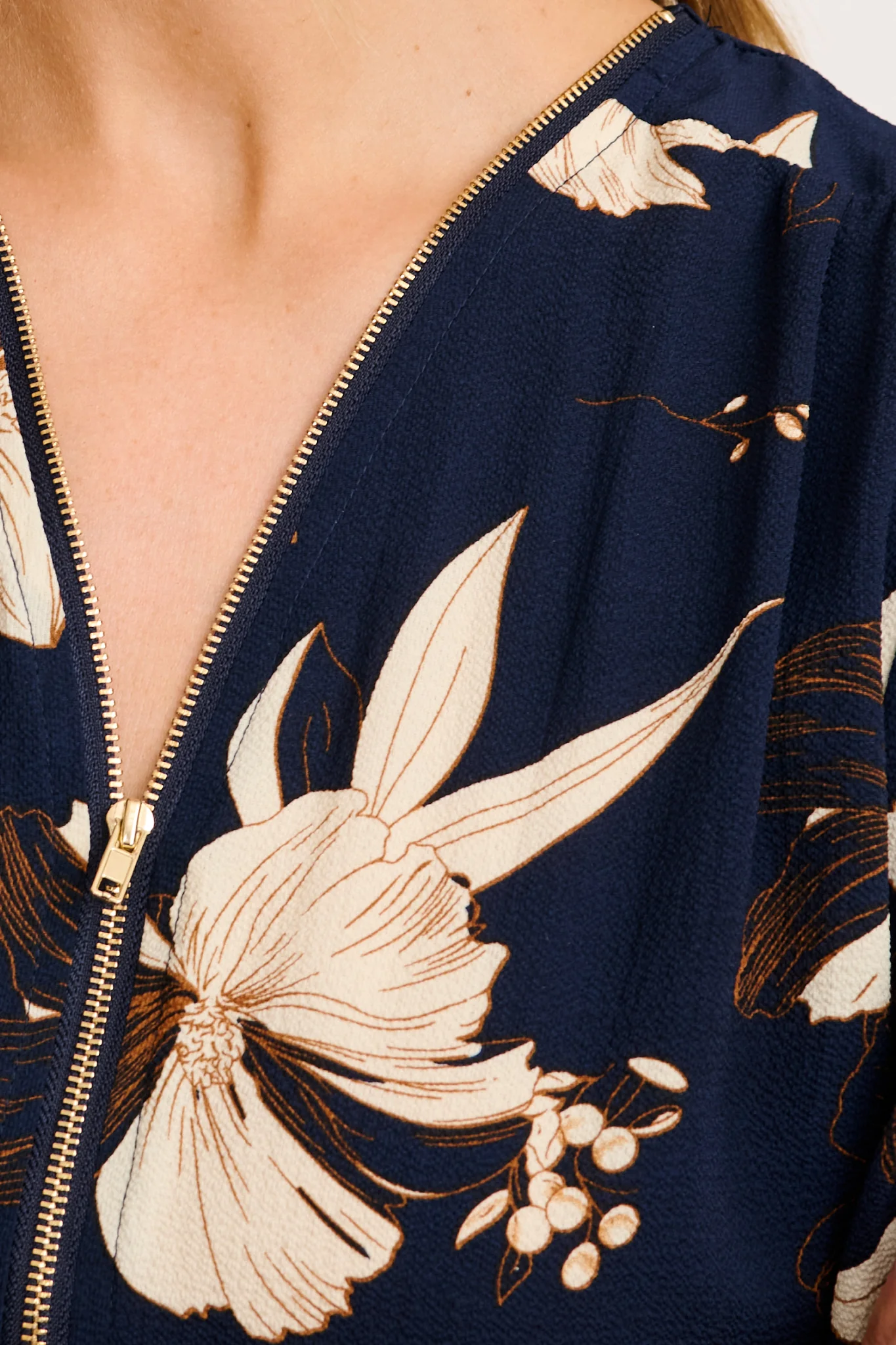 Viviani Zip Top in Navy with Cream Floral - Image 5