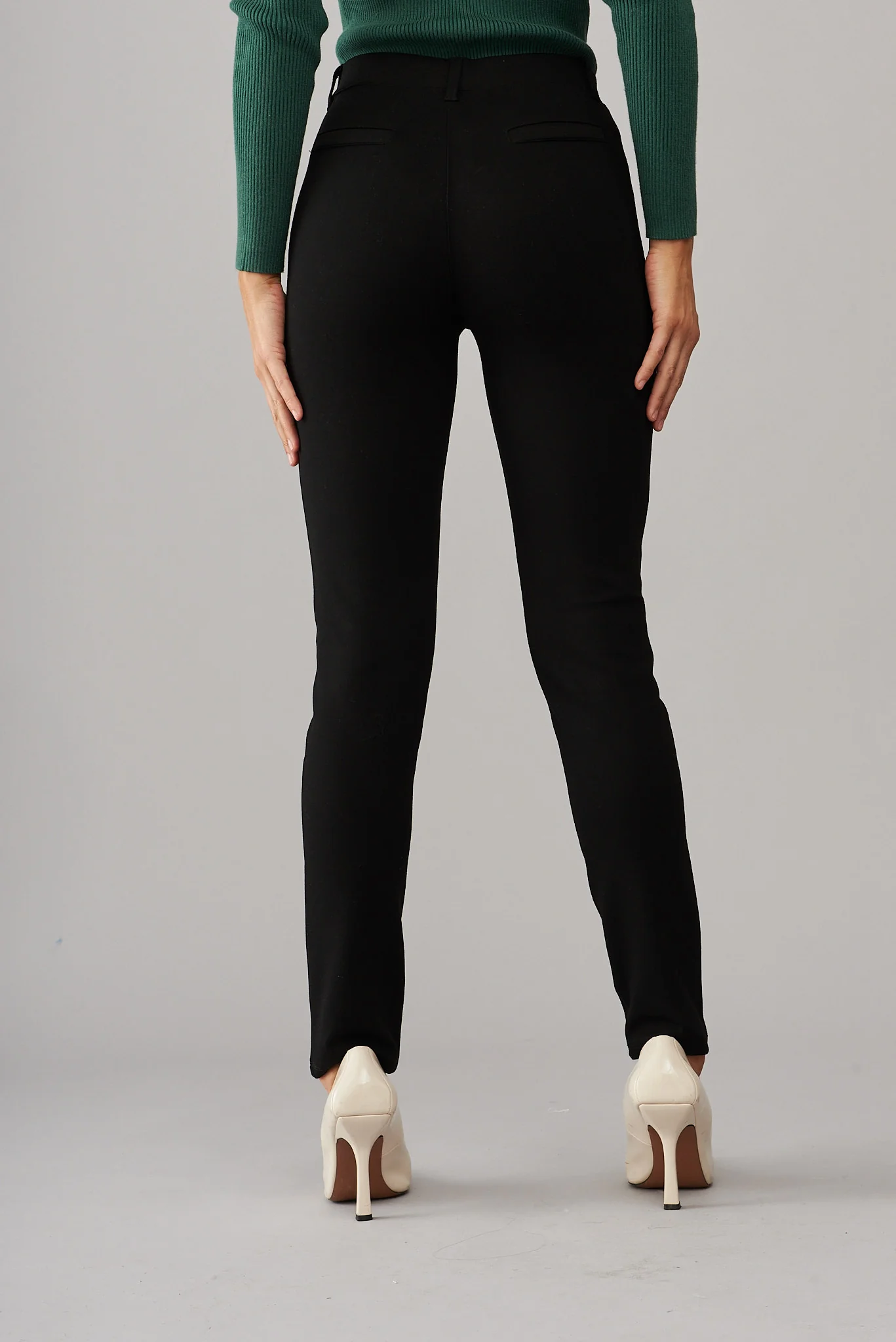 Workflow Skinny Pants in Black - Image 4