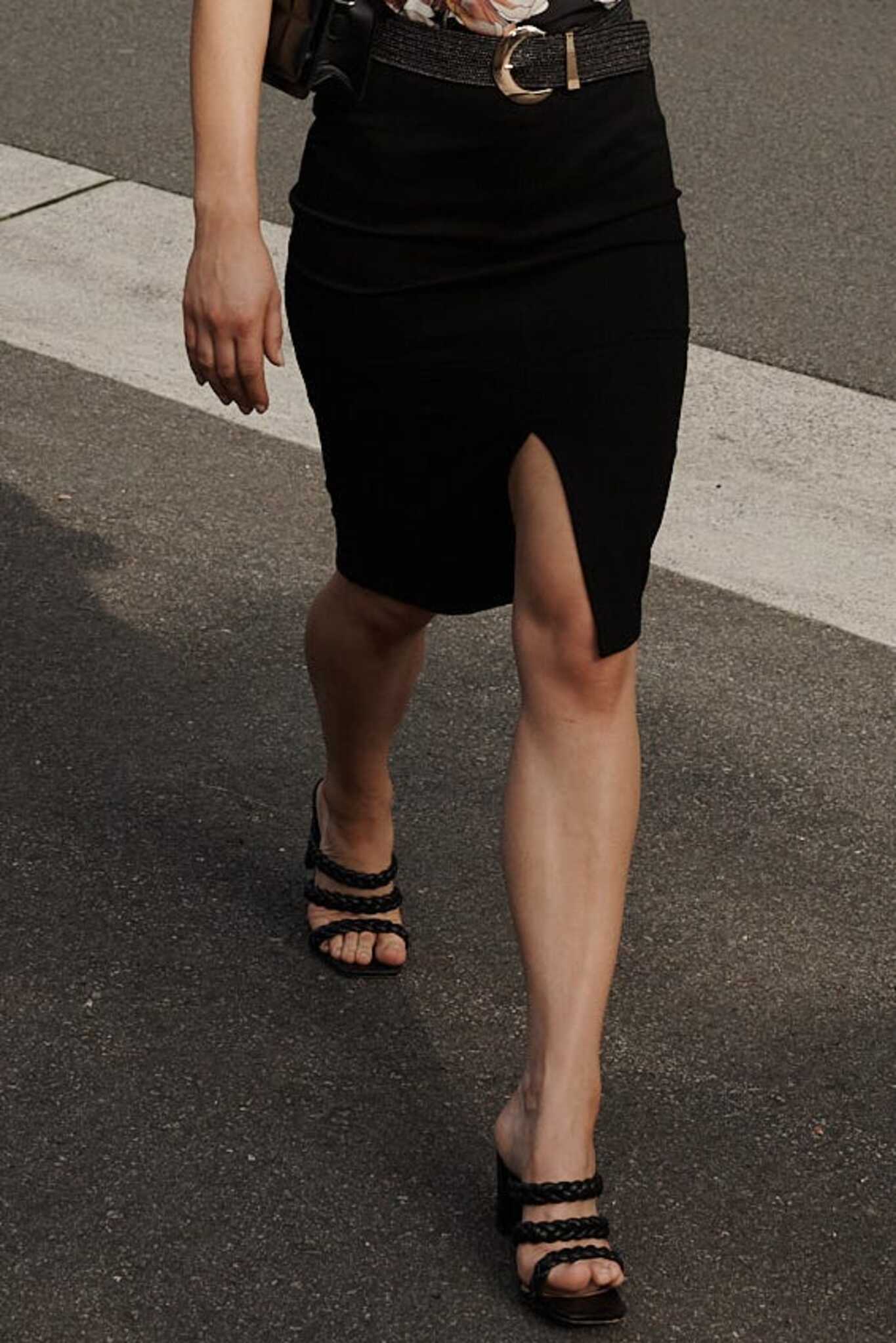 Workflow Stretch Pencil Skirt In Black - Image 4